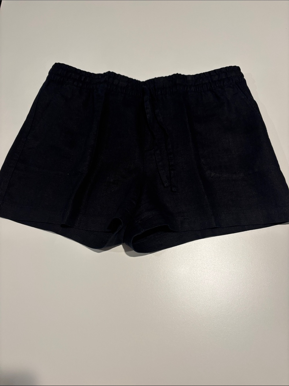 Garnet Hill Women’s Black Casual Linen Elastic-Waist Shorts 3.5 inches